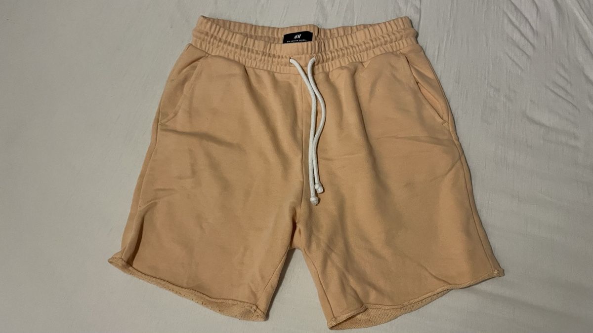 H&M Pantaloni: H&M kurze Trainerhose  – Usato da Derendingen venduto da iva_cm7m