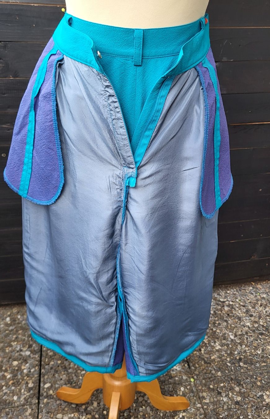 Anzüge & Kostüme: Costume en soie  – Neu (gemäss Beschreibung) aus Fribourg von VictoriaShop7 7