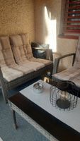 Gartenmöbel Set Rattan mit Auflagen und Tisch 4-teilig