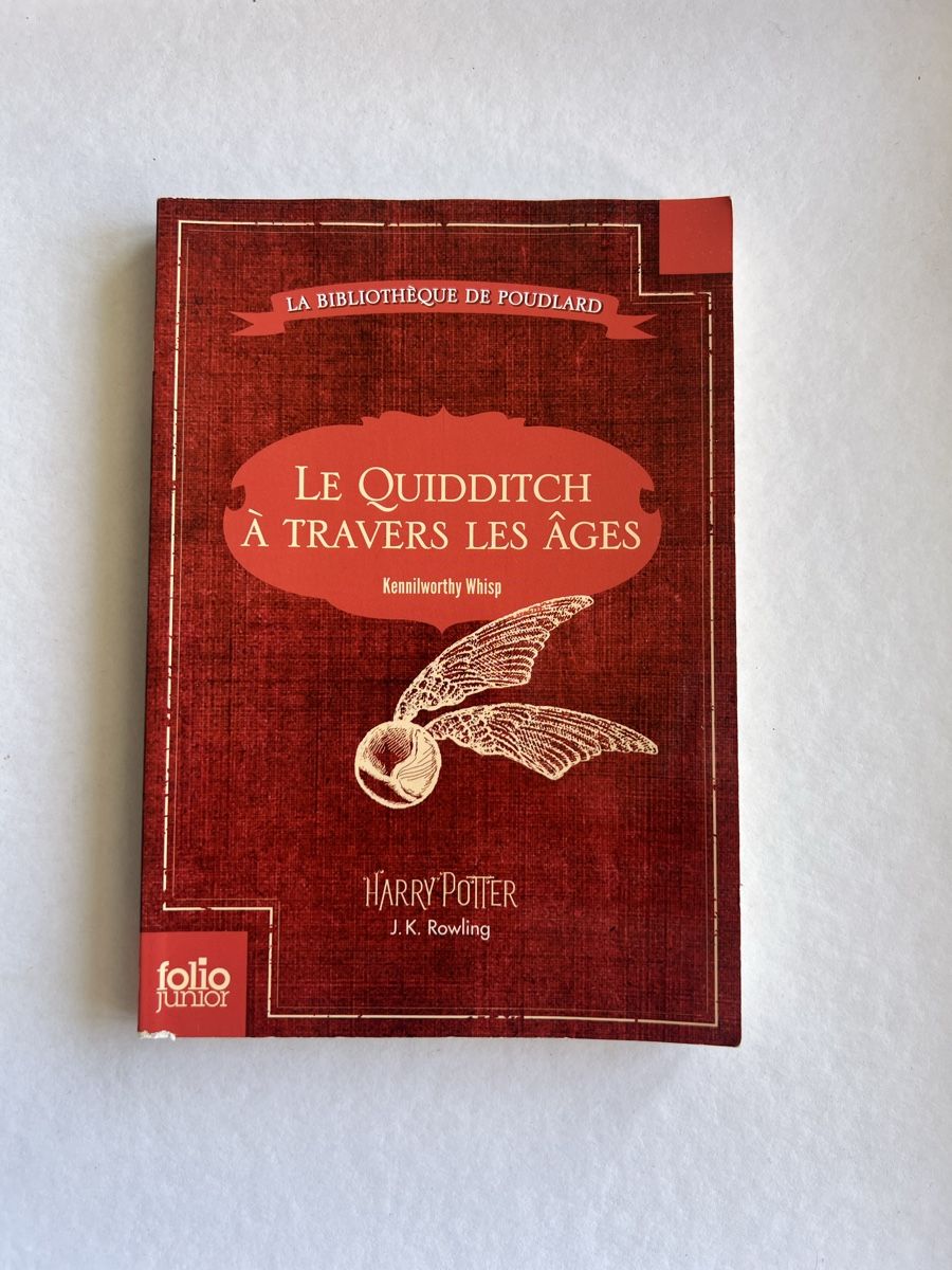 Livres: Le Quidditch à Travers les Âges - J.K. Rowling – D'occasion à Neuchâtel par Elipshop