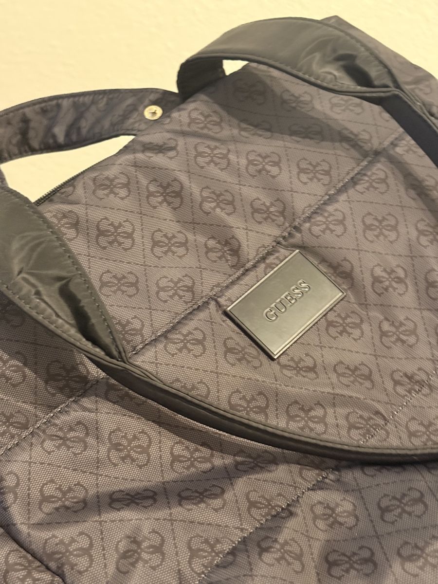 Guess Borse da donna: Borsa shopper Guess imbottita – Nuovo (secondo la descrizione) da Buchs AG venduto da mas_vd2v 1