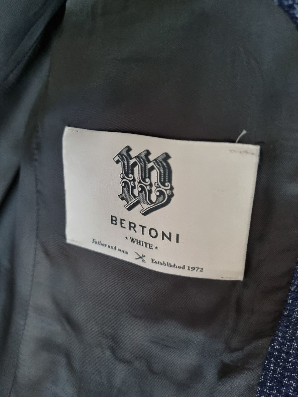 Jacken: Bertoni Sakko Dunkelblau Gr 48 – Gebraucht aus Ennetbaden von Visarm1 1