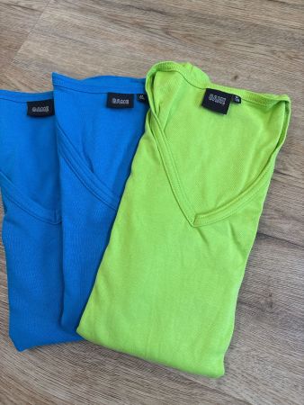 Baumwoll - T-Shirts, 3 Stück, neu, Grösse M, V-Ausschnitt