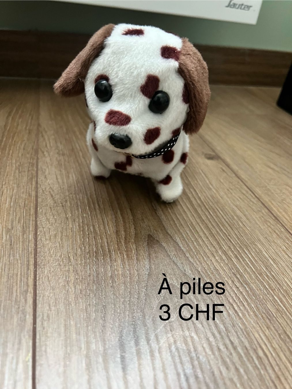 Giocattoli: Petit chien mobile à piles – Usato da Plan-les-Ouates venduto da Coer