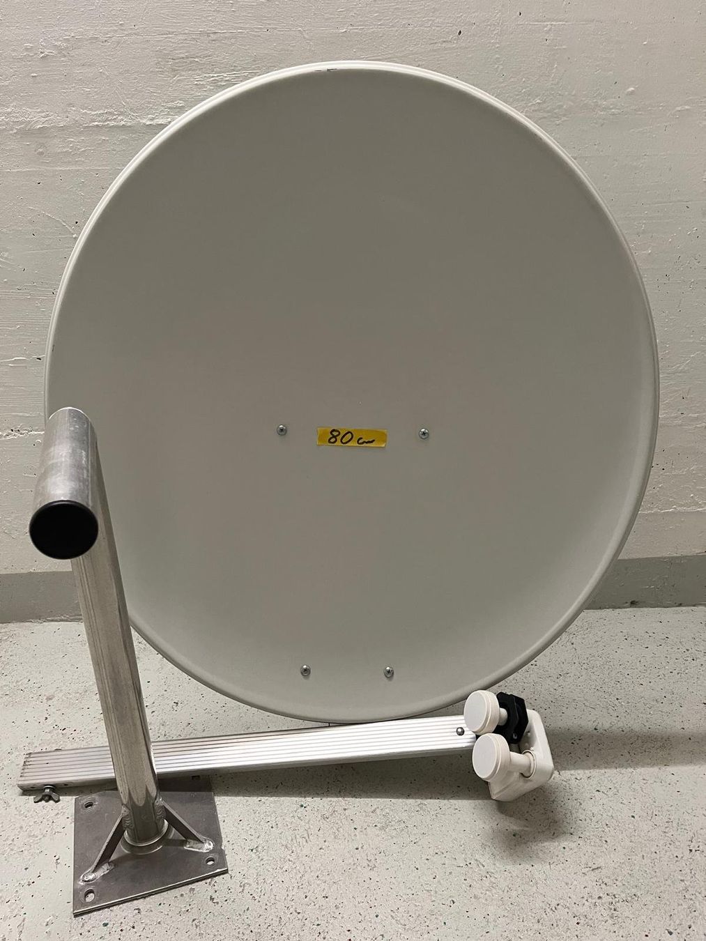 Parabola satellitare: Digital Set 80cm - Komplette SAT Anlage – Usato da Basel venduto da P_Manuel