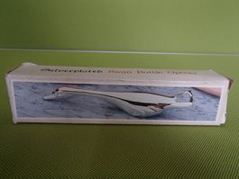 versilberter Flaschenöffner als Schwan Skulptur