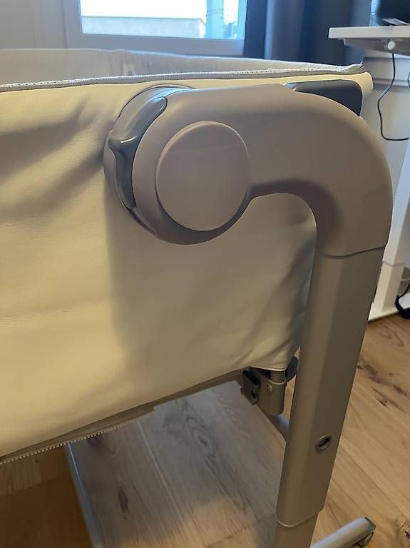 Berceaux: Chicco bedside crib next2me magic – D'occasion à Zürich par carlottaf 2