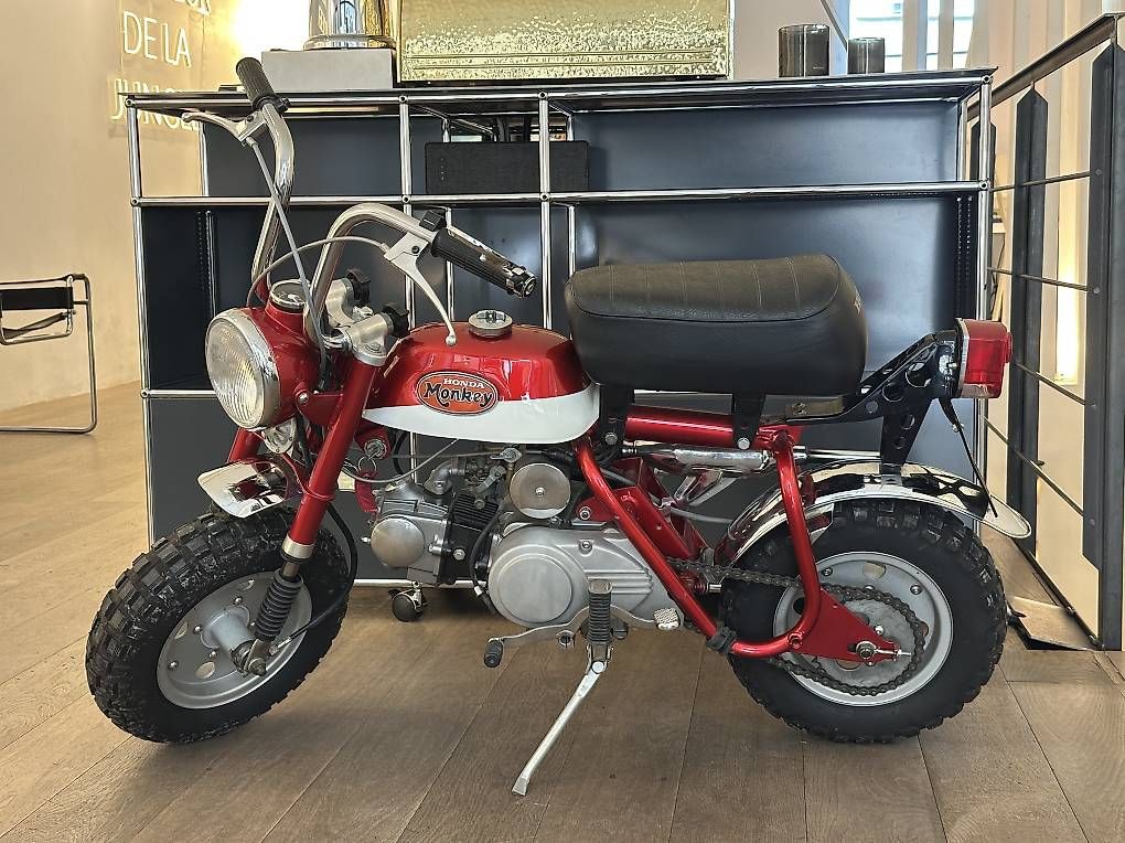 Honda Strada: Superbe "Monkey" entièrement restauré – Usato da Genève venduto da arnaudlambert 1