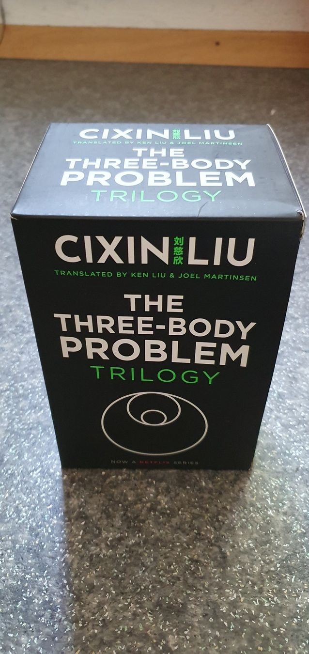 Bücher: Cixin Liu, The three body problem Trilogie, Box-Set Englisch – Gebraucht aus Biel/Bienne von IT_KinG 3