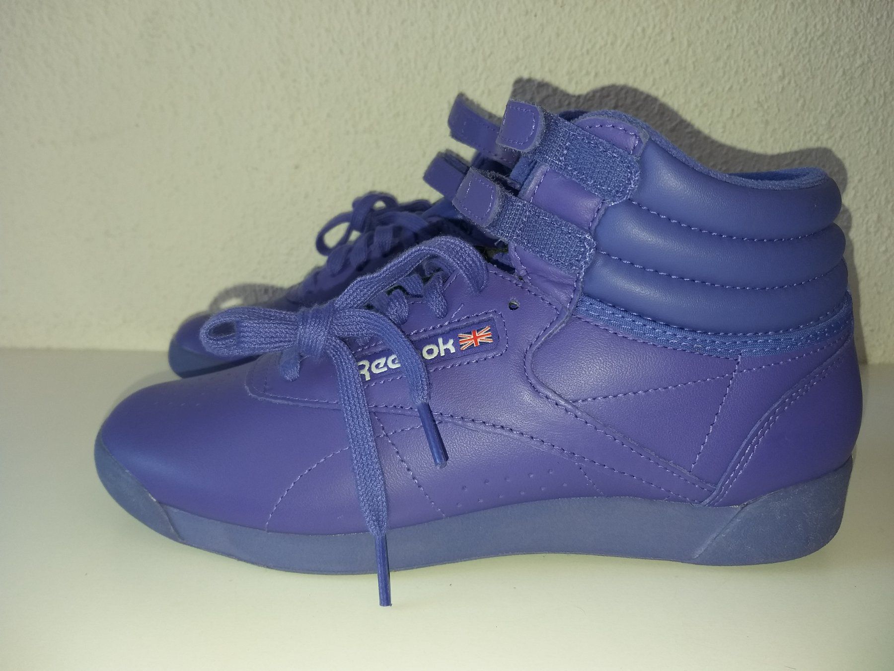 Fila Damenschuhe: FILA  Chaussures / Schuhe  Pointure / Nummer 37,5 – Gebraucht aus Cossonay-ville von Super-Price-Quality 2