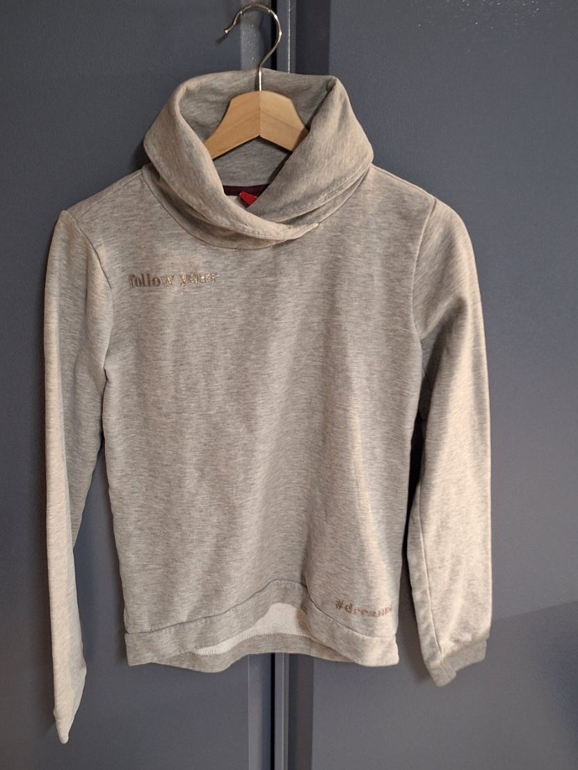 S.Oliver Pulls & Sweat-shirts: s.Oliver Kapuzenpullover grau wie neu – D'occasion à Diessenhofen par str_p57p
