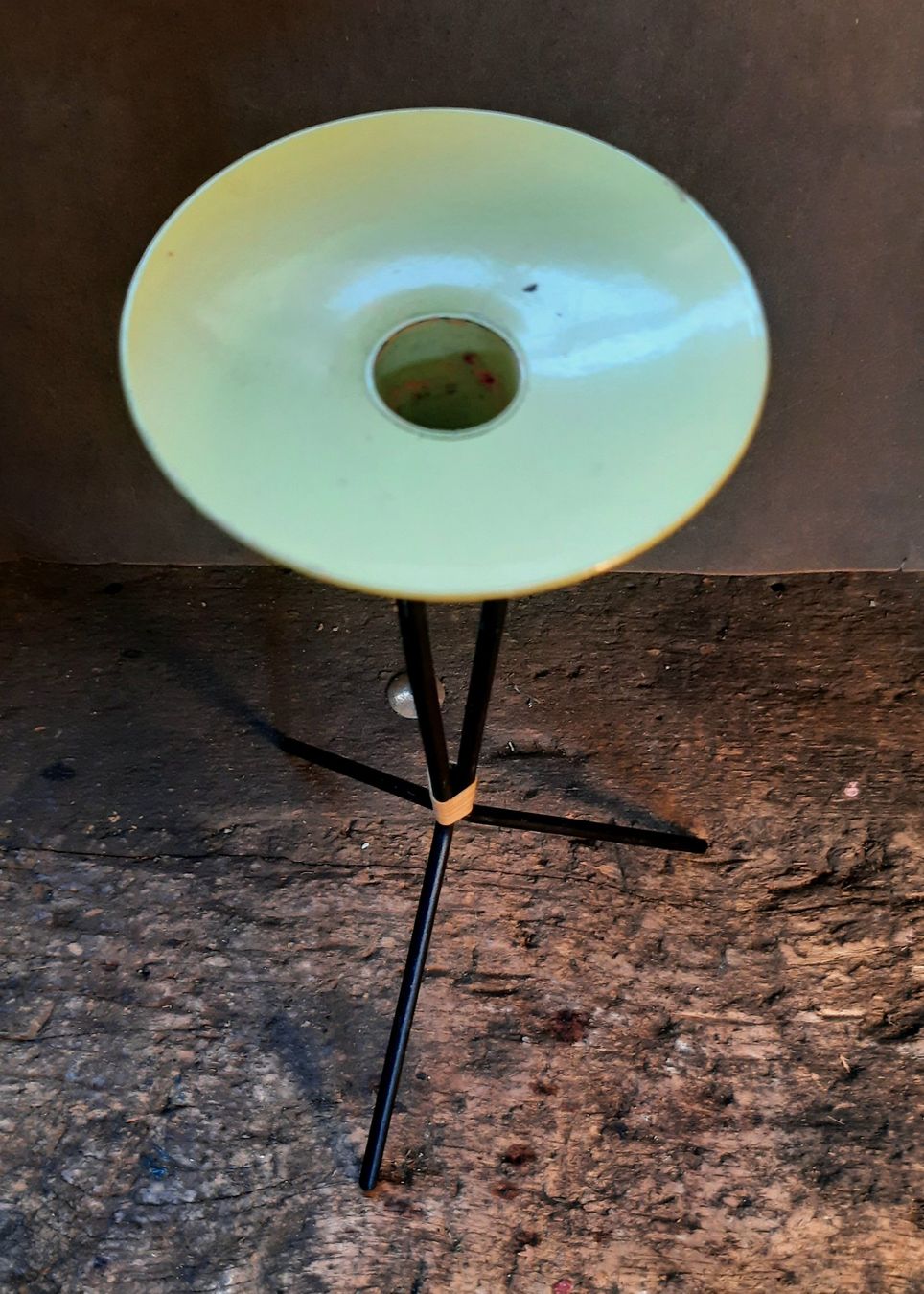 Portacandele: Midcentury Kerzenständer Laurids Lonborg Tripod-Modell – Usato da Arbon venduto da torso444 2