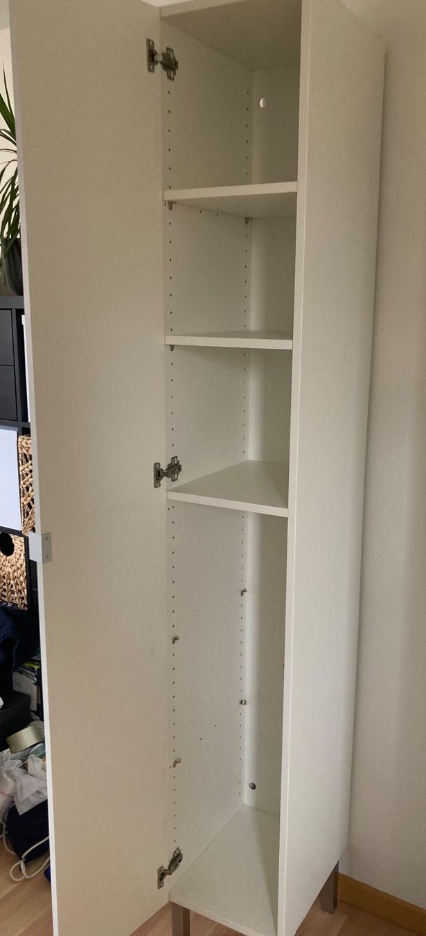 Ikea Armadi: Weisser Ikea Schrank – Usato da Zürich venduto da len_xx8f 1