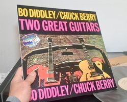 Bo Diddley / Chuck Berry – Two Great Guitars   VG+/ EX-