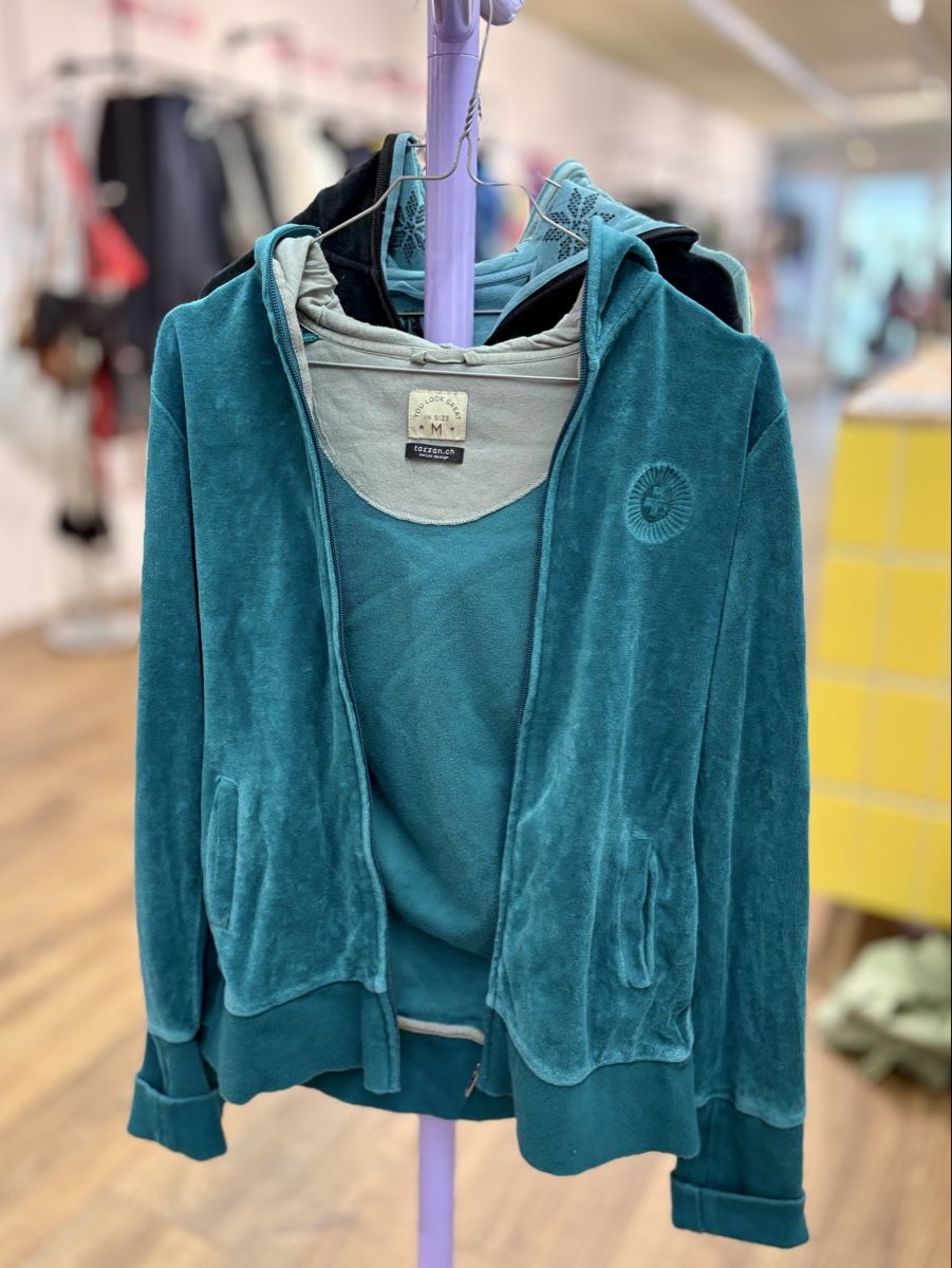 Kleiderpakete: Tarzan Zip-Sweater 3er Set  – Gebraucht aus Aarau von Secondfish 1