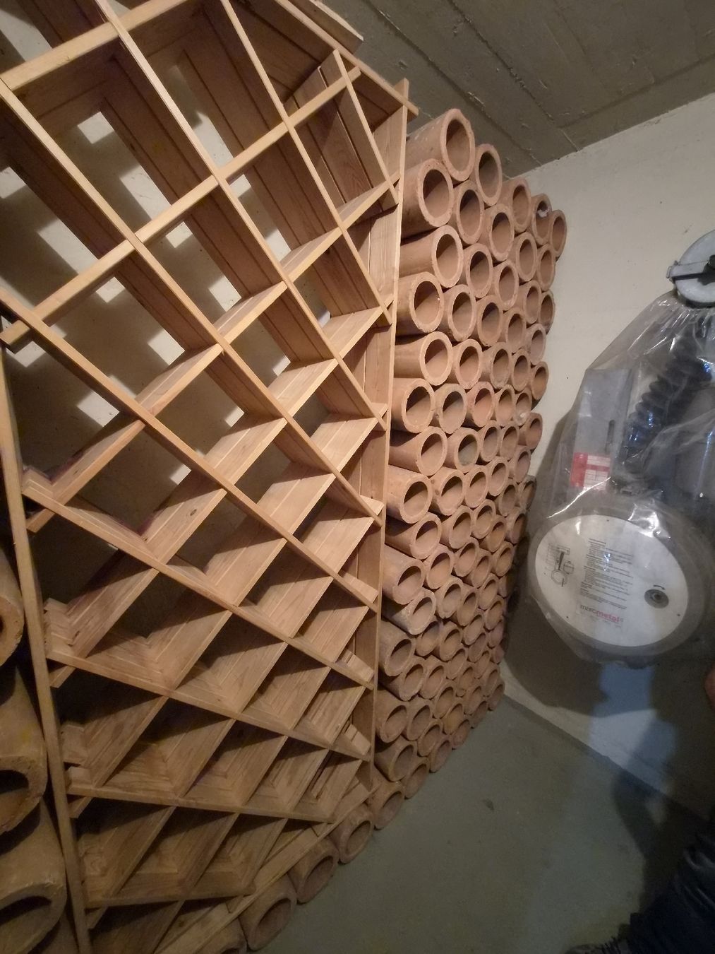 Scaffali: Weinlagersteine – Usato da Bronschhofen venduto da Laurasien 1