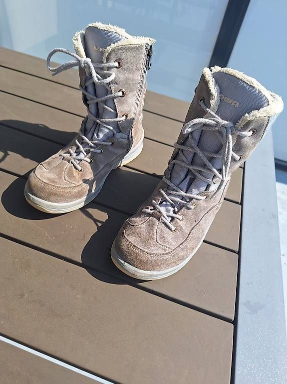 Scarpe per ragazzi: Lowa Winterschuhe Grösse 35 – Usato da Etziken venduto da v.z
