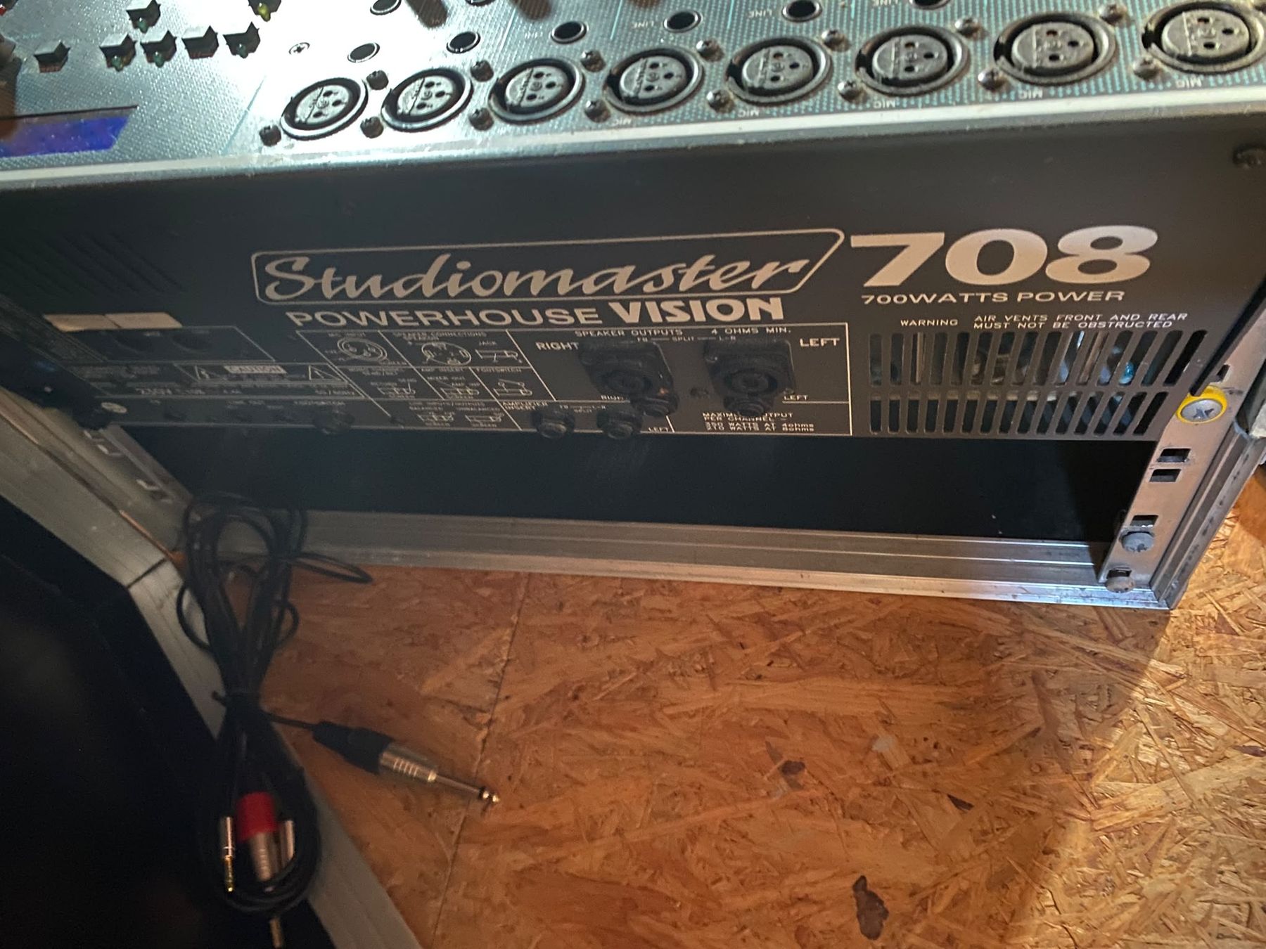 Platines de mixage: Console de mixage Studiomaster 708 Powerhouse Vision 700W – D'occasion à Sornetan par ale_m6gp 1