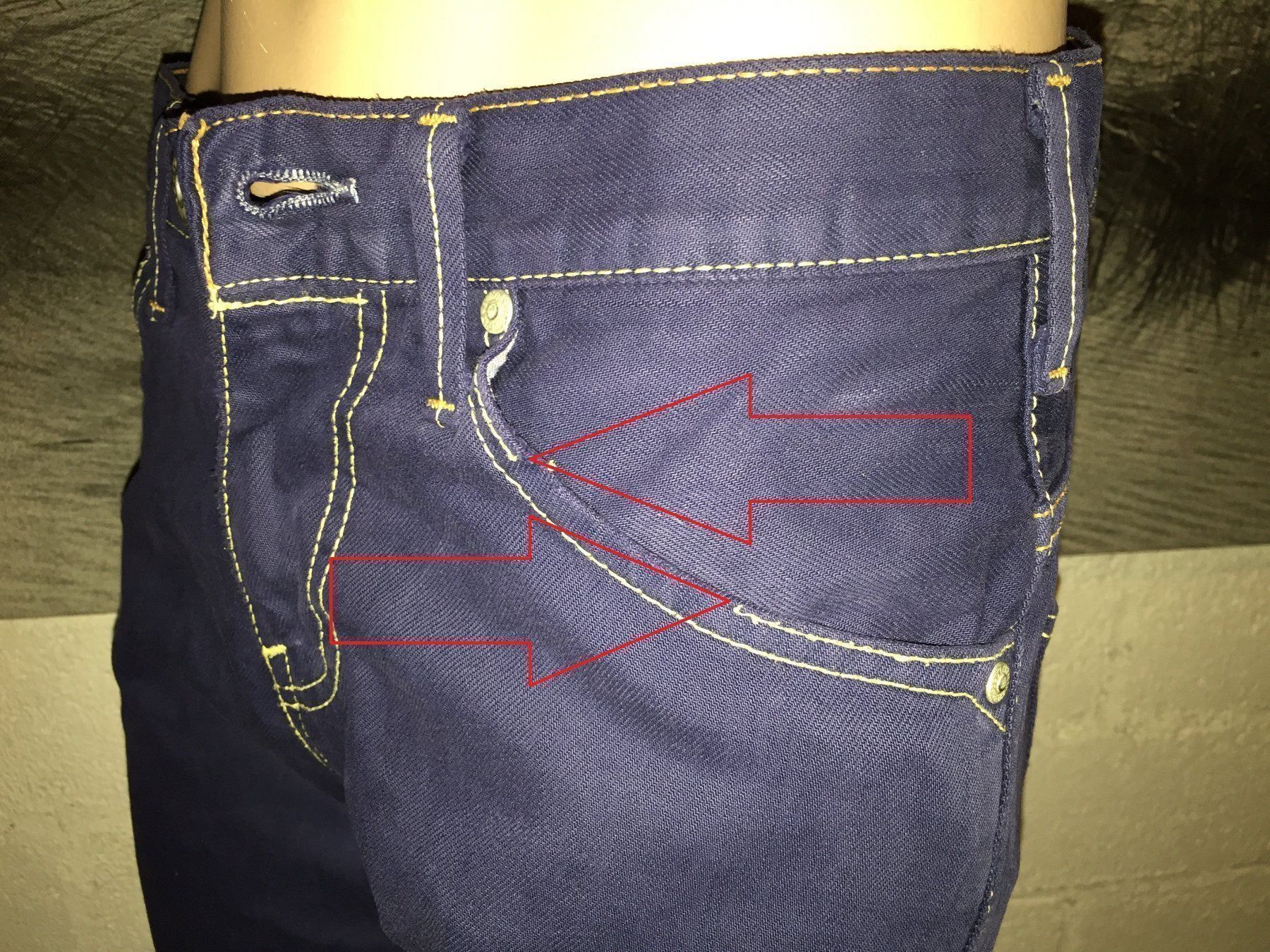 Levi's Jeans: LEVI'S 504 Short en jeans taille / Grosse 29x32 – Usato da Cossonay-ville venduto da Super-Price-Quality 5