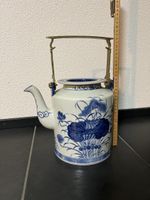 Antike Teekanne mit Messinggriff, asiatisch, chinesisch