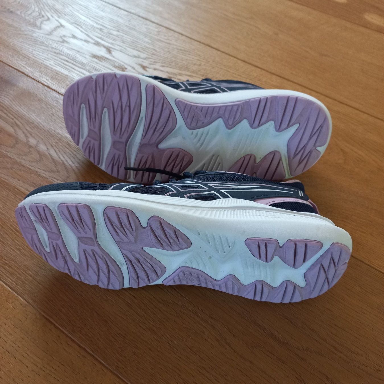 Asics Chaussures filles: Hallenschuh Asics Gr. 37 – D'occasion à Brienz BE par desire03 1
