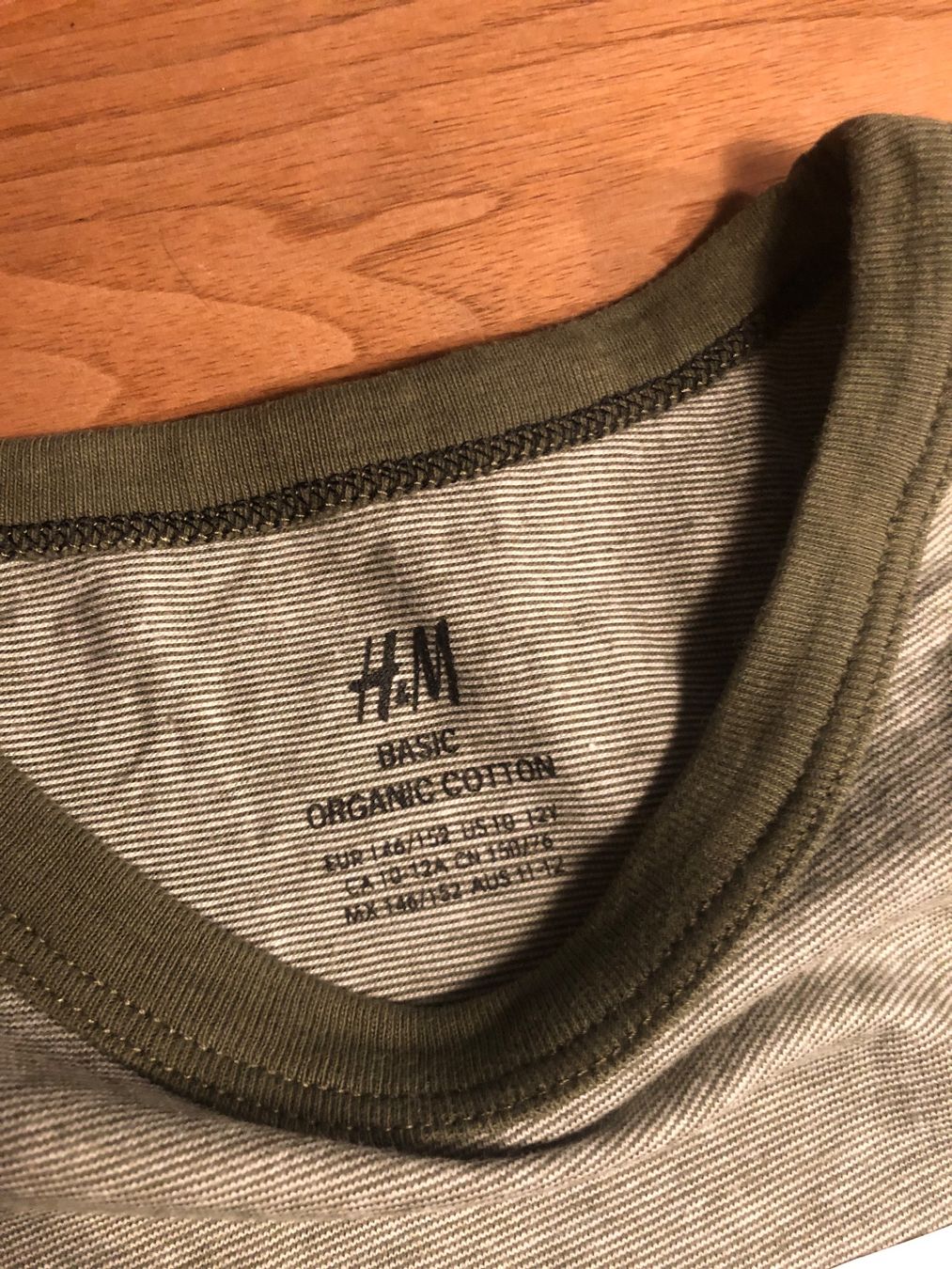 H&M Hemden, T-Shirts & Polos: T-SHIRT  gestreift  146/152 H&M – Gebraucht aus Wattwil von jopara 2