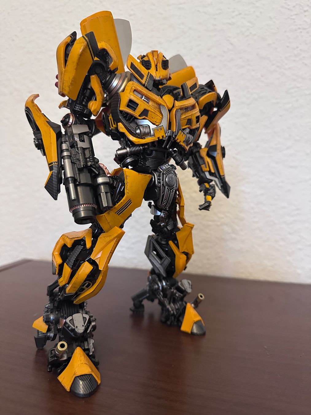 Statuette: Bumblebee Transformer DLX Action Figure – Usato da Zürich venduto da John-Wayne23 5