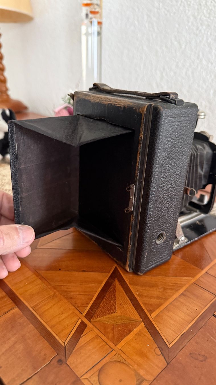Fotocamera: Balgenkamera, antik, Hugo Meyer, Görlitz – Usato da Gersau venduto da Schoggifan1 2