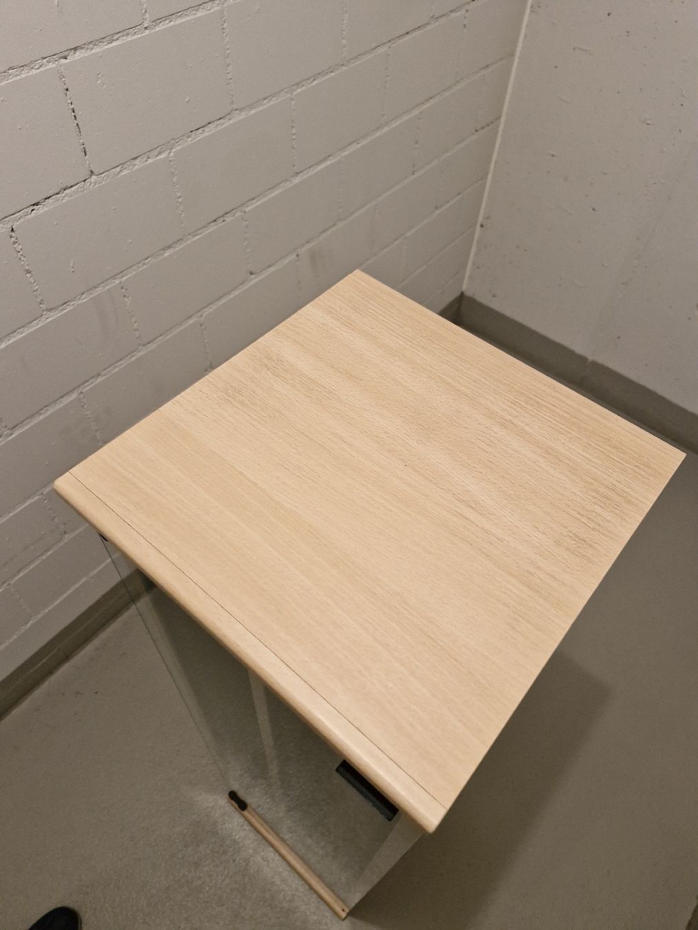Armadi: CD & DVD & Kassettenmöbel mit 2 Glastüren, helles Holz, Top – Usato da Frauenfeld venduto da Kasico 5