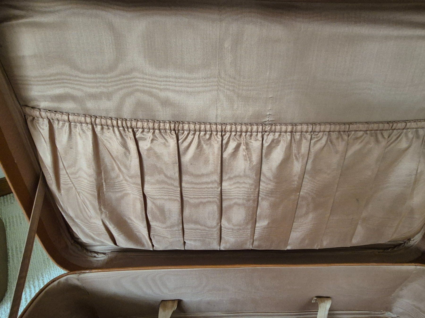 Valigie: Retro Koffer rehbraun – Usato da Winterthur venduto da Sarafina66 4