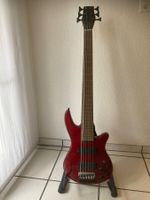Roter E-Bass mit 6 Saiten