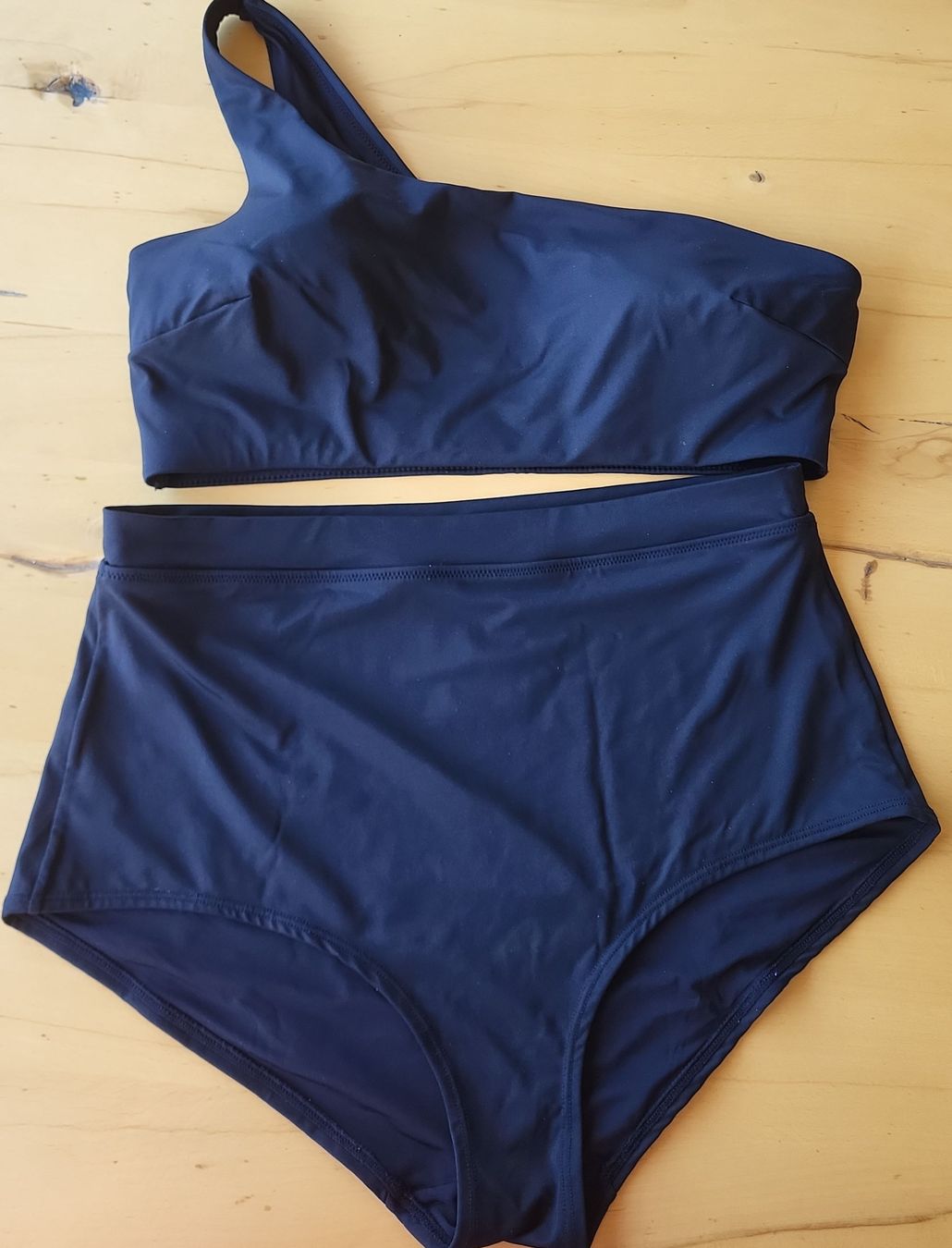 H&M Costumi da bagno & Bikini: Bikini Set schwarz Ein-Schulter-Top Grösse 42 H&M – Usato da Wikon venduto da lin_qw8x
