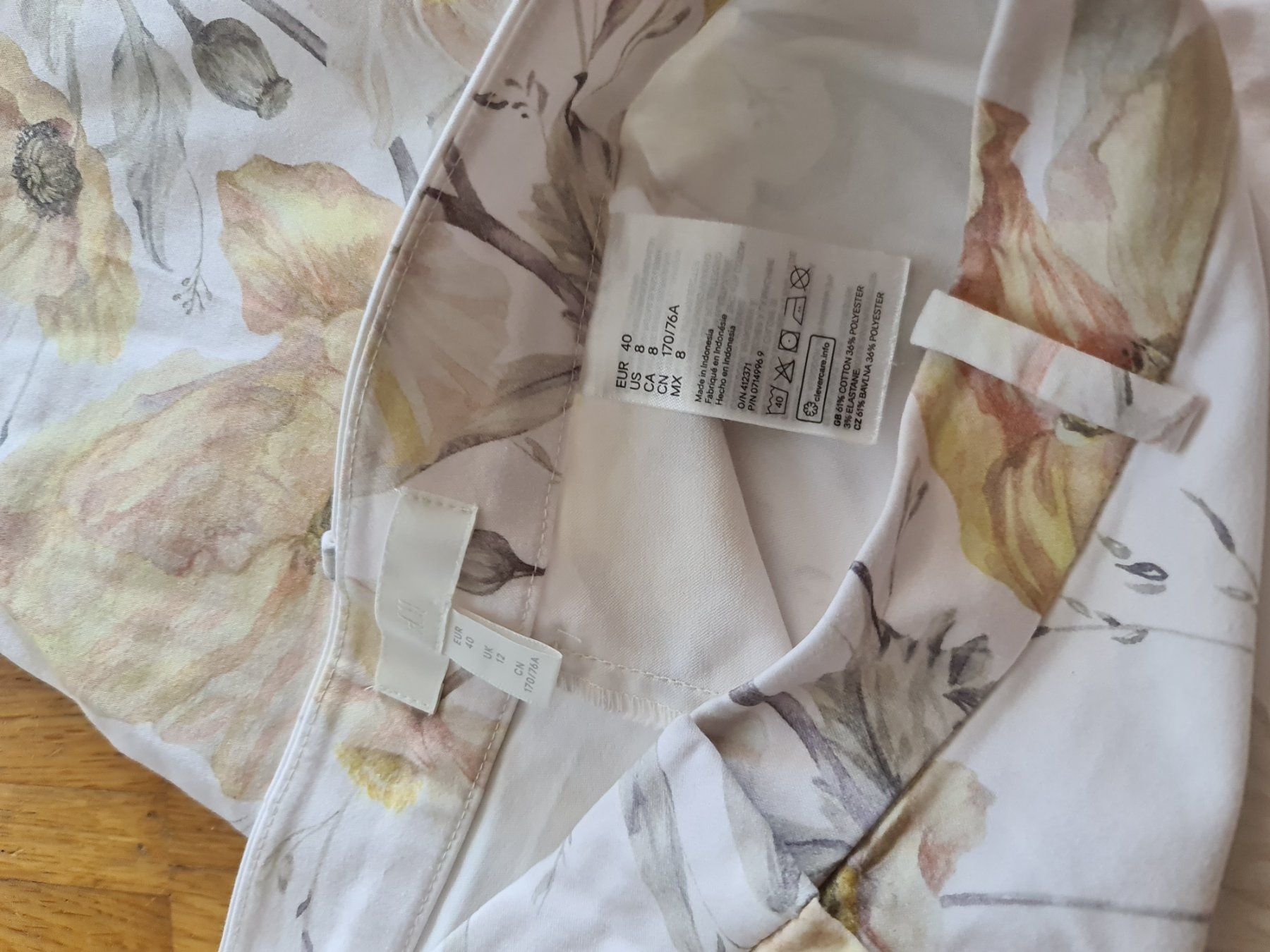 H&M Hosen: Damen Hose Blumenmuster hell Gr 40 neuwertig – Neu (gemäss Beschreibung) aus Emmenbrücke von gatasalvache 7