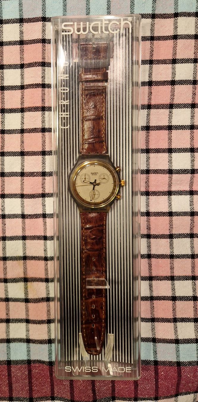 Swatch Orologi: Swatch Goldfinger – Nuovo e nell'imballaggio originale da Alosen venduto da mangan 2