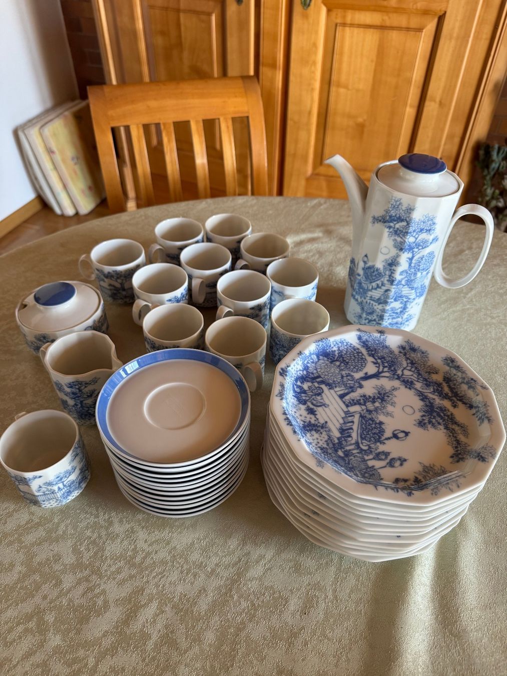Geschirrsets: Rosenthal Kaffeeservice 1970er 12 set – Gebraucht aus Oberrohrdorf von ker_5h67