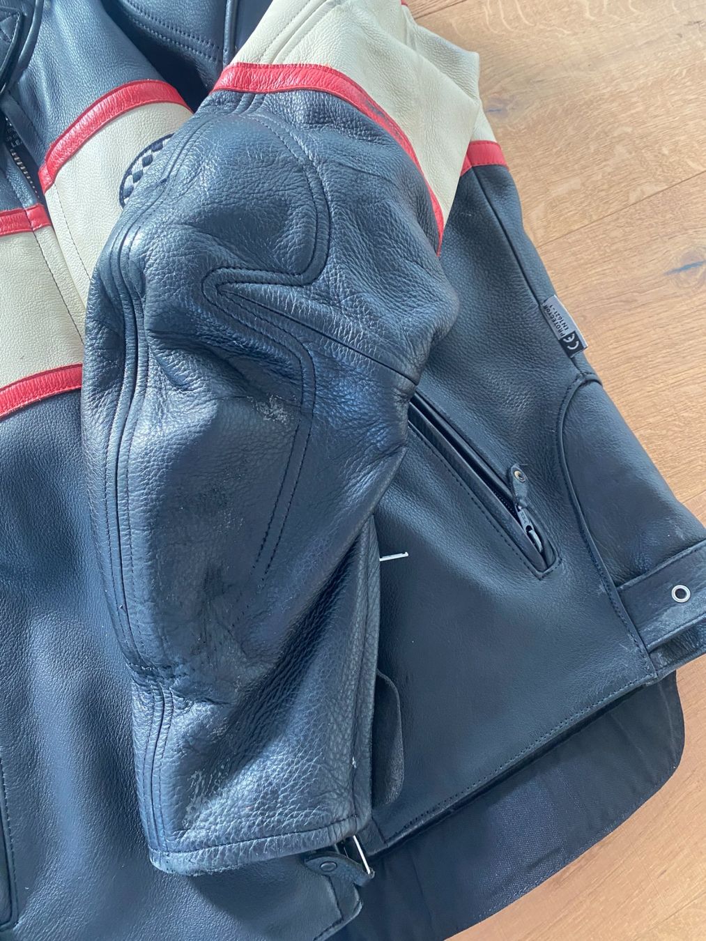 IXS Vestes: Motorradlederjacke IXS - Grösse 54 – D'occasion à Unterterzen par bac_287t 5
