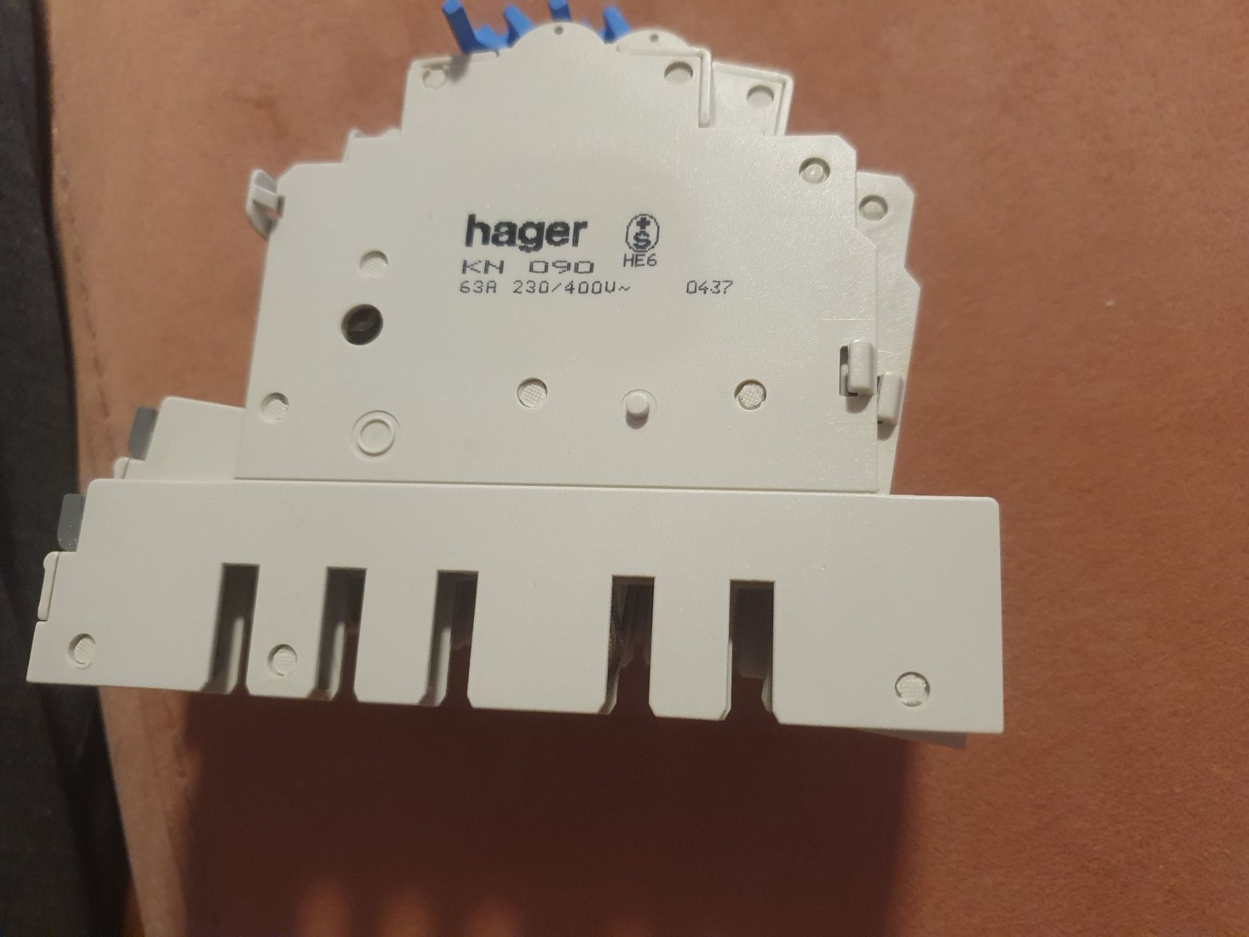 Hager Interruttori: Tertio 63A KN090 Neutralleitertrenner Hager – Usato da Zürich venduto da Alibaba1234