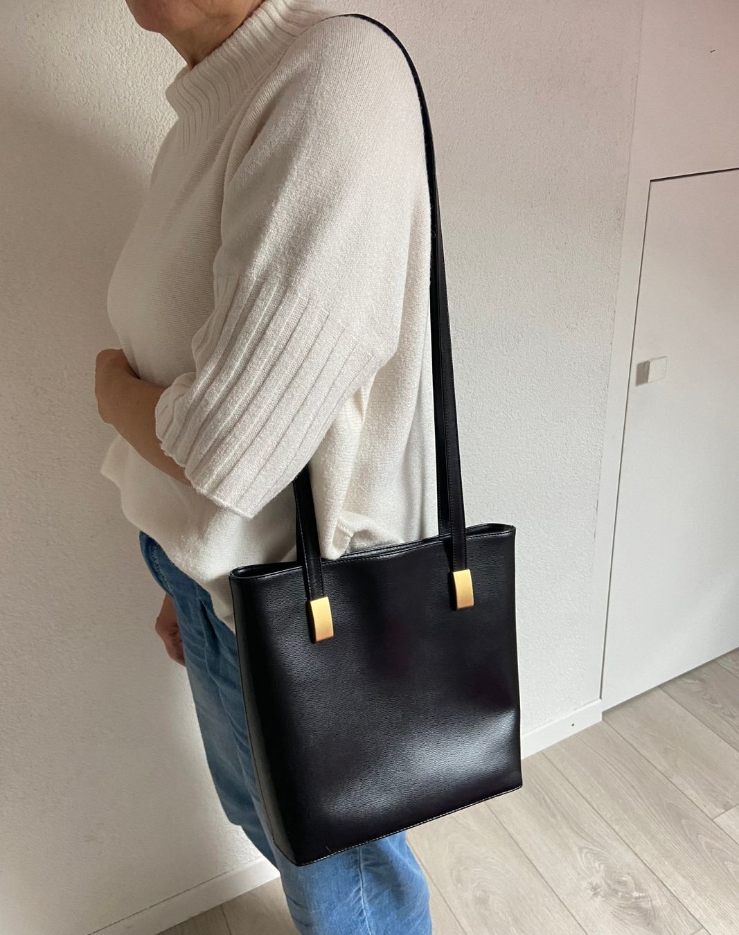 Taschen für Damen: Umhängetasche – Gebraucht aus Unterkulm von esco