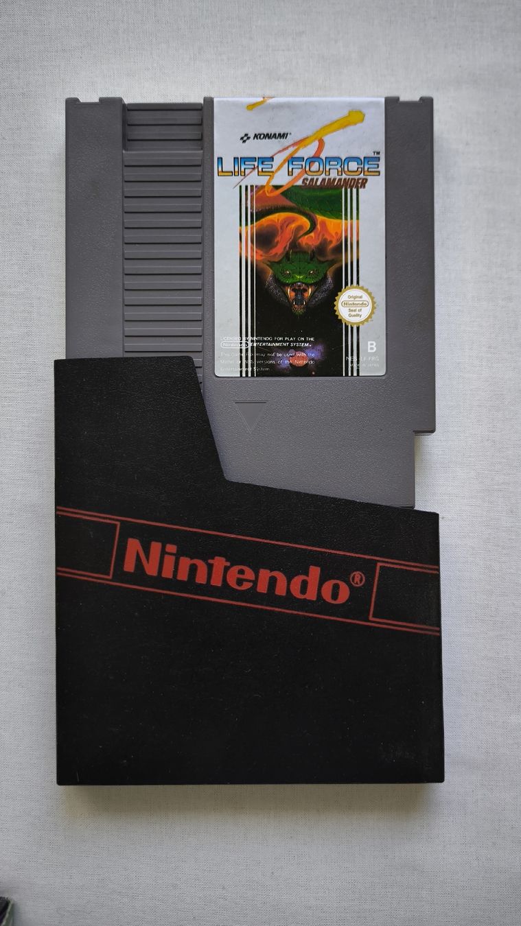 Nintendo Giochi: NES - Life Force / Salamander – Usato da St-Prex venduto da Deetouch