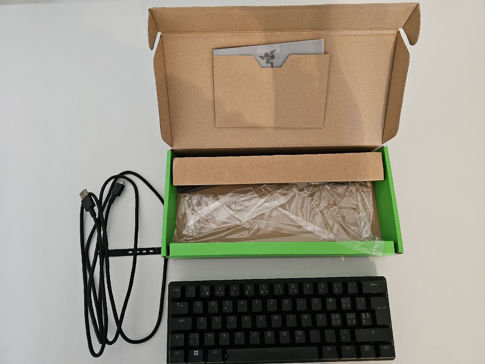 Razer Tastiere: RAZER HUNTSMAN MINI – Nuovo (secondo la descrizione) da Bern venduto da oscarAC 1
