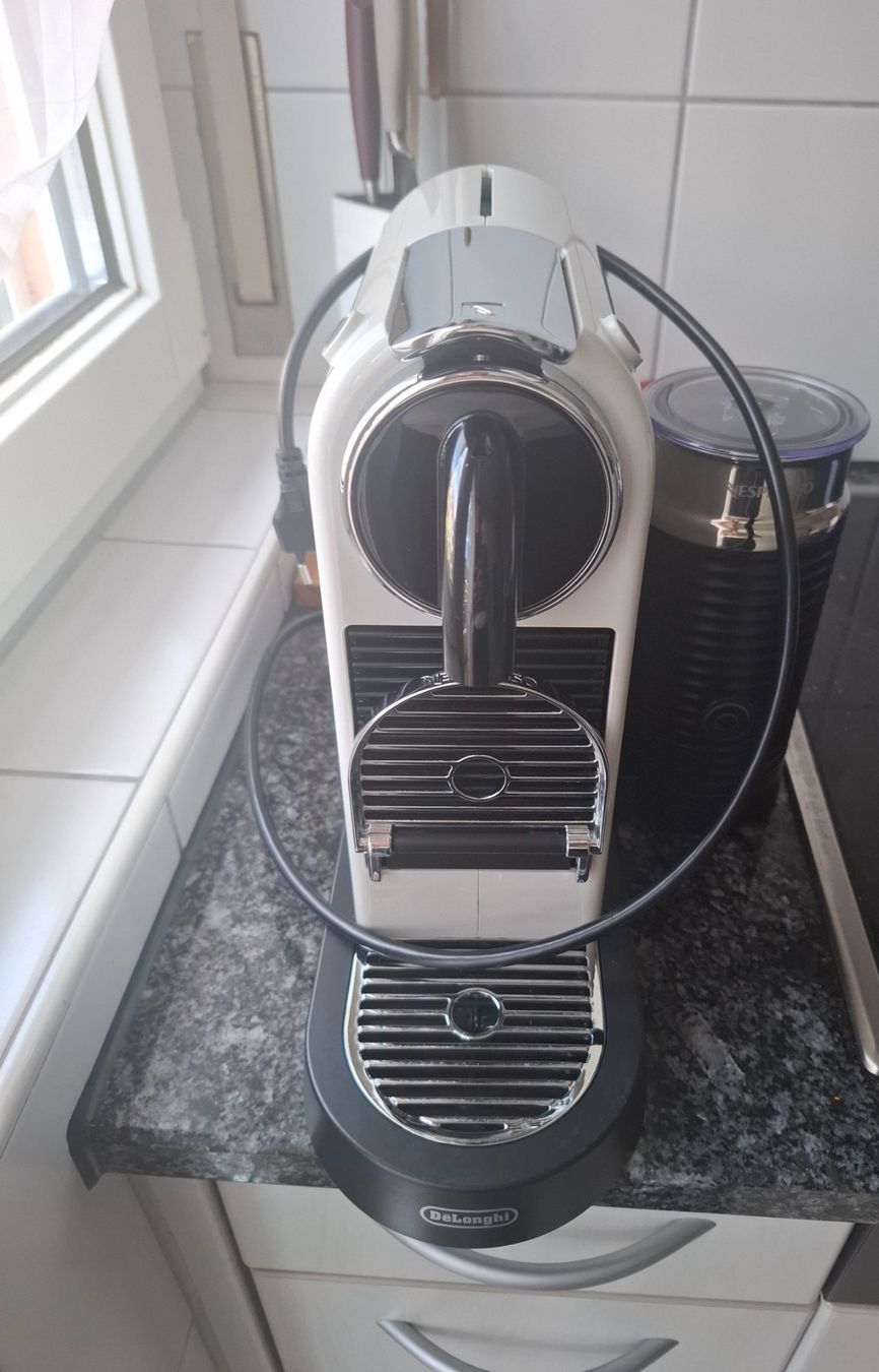 Nespresso Macchine per caffè & Macchine per espresso: Nespresso Kaffeemaschine – Usato da Stans venduto da o0_Laura_0o