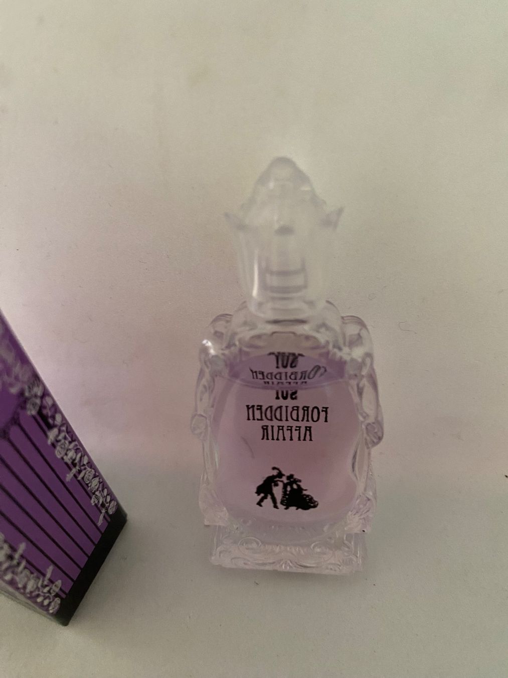 Parfum & Eau de Toilette: Miniature Forbidden Affair Anna Sui – Neu und originalverpackt aus Bouveret von wes_7zll 1