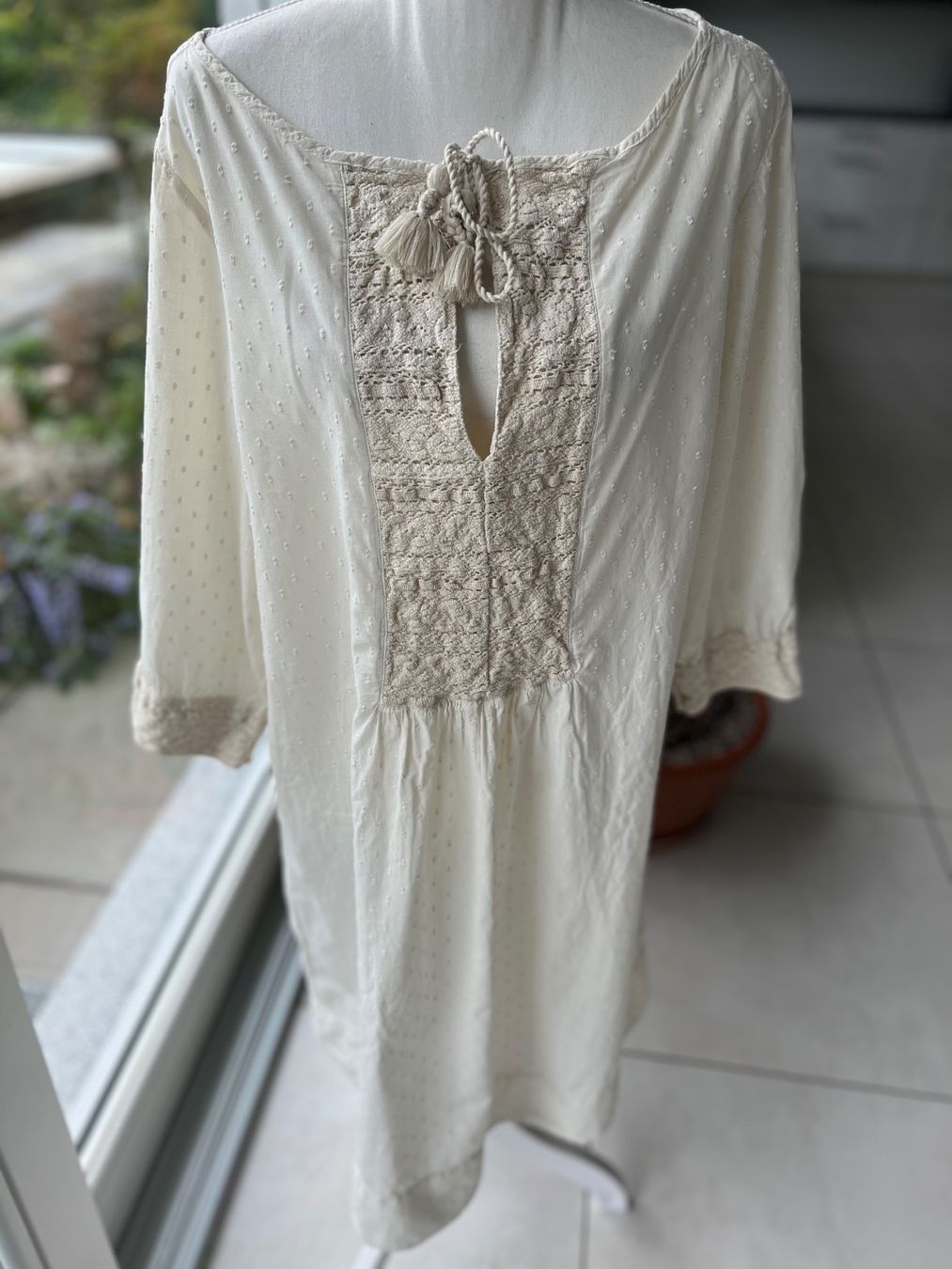 Kleider: Napapijri - Boho Chic Kleid Gr. L Spitzendetails Stick... – Gebraucht aus Ebmatingen von Mistelu
