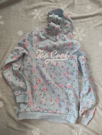 2 schöne Pullover