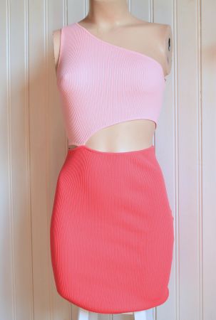Bershka * KLEID mit sexy Cuts  34/36  XS/S