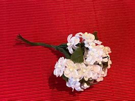 Fliederblüten-Sträusschen weiss