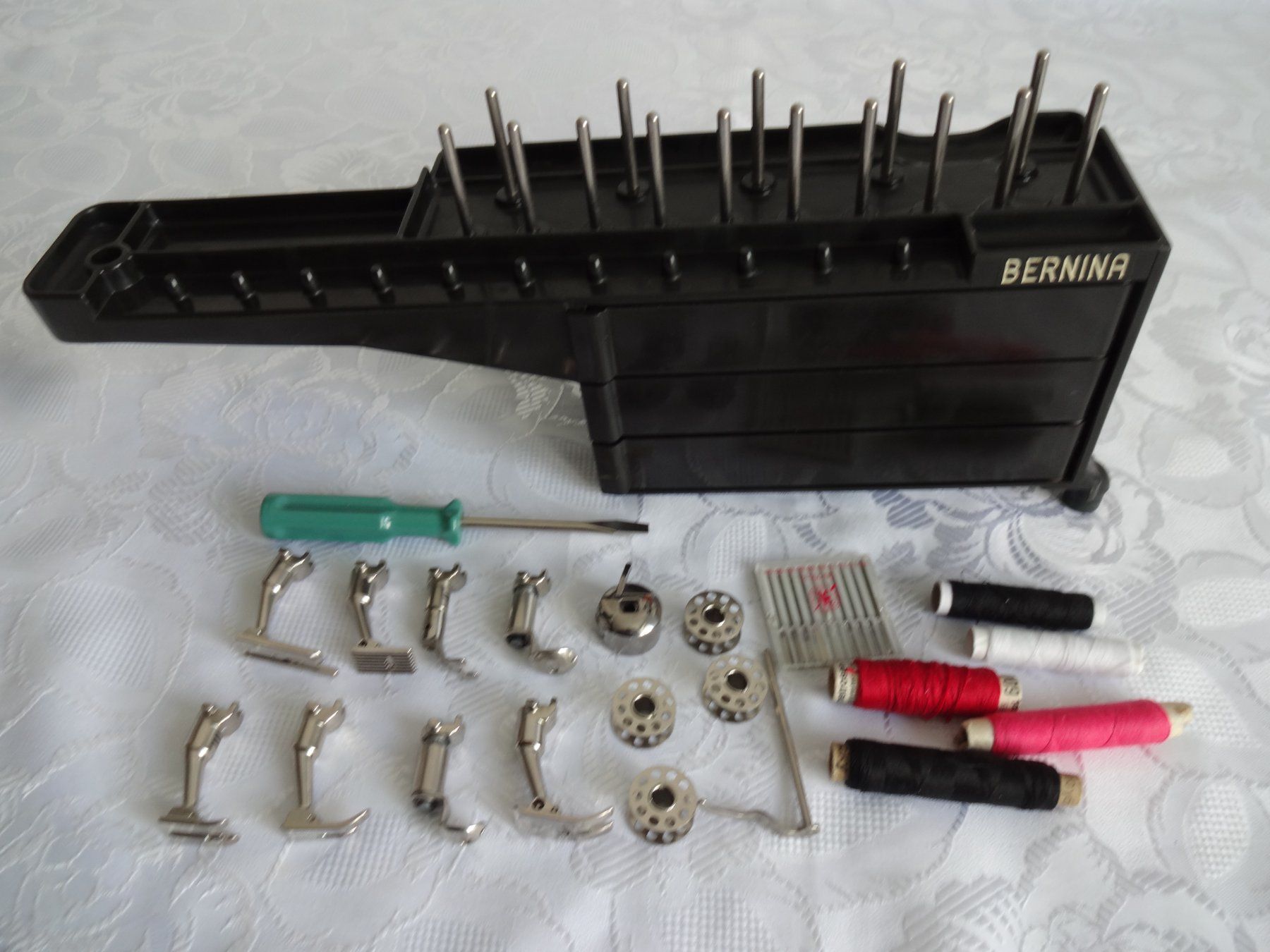 Bernina Macchine da cucire: Bernina Box mit Zubehör – Usato da Frauenfeld venduto da rey06
