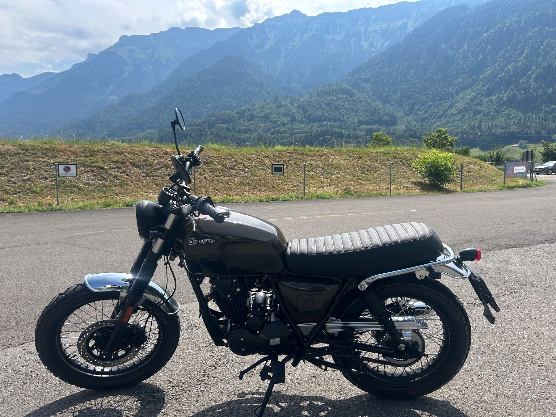 Brixton Motorcycles Strada: Brixton Cromwell 125i E5 ABS Braun Schwarz Model Charly B. – Usato da Matten b. Interl venduto da Marionwenger