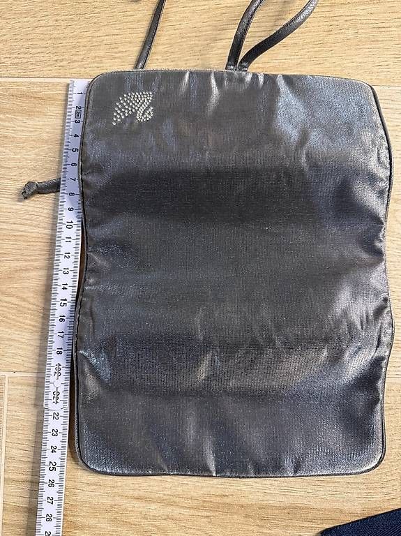 Portagioie: Swarovski sehr elegantes Schmuck-Etui – Usato da Leissigen venduto da SKcool 4