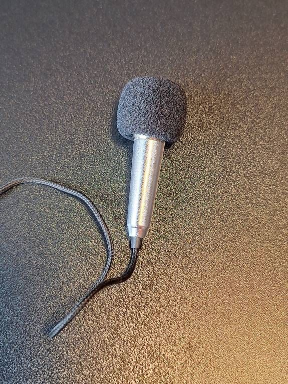 Microfoni: 4 Mini Microphones pour karaoké – Nuovo e nell'imballaggio originale da Vucherens venduto da curious 3